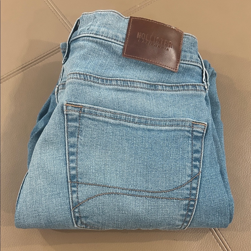 Hollister men’s athletic skinny jeans